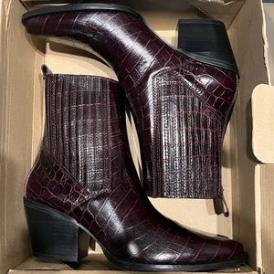 Zara Genuine leather, croc effect maroon boots, new with tags!